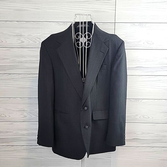 Haggar suit jacket pinstriped Imperial Gentleman's Fit Men's Size 40S - Picture 1 of 14